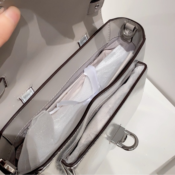 Michael Kors Manhattan Medium Satchel - Picture 6 of 6